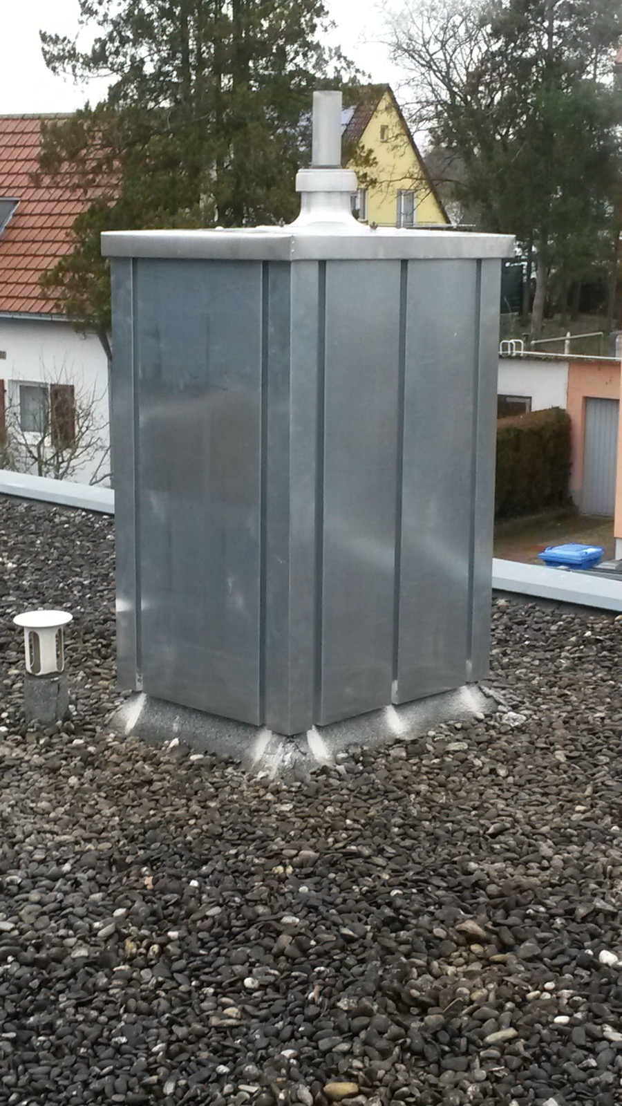 Abdeckwelle Kaminhaube aus Metall für sicheren und sauberen Abschluss