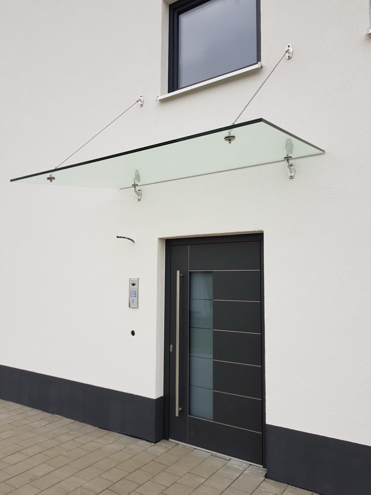 Edelstahl Terrassenüberdachung mit hoher Stabilität
