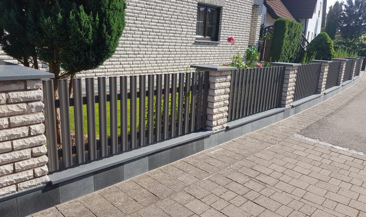 Gartenzaun aus Metall mit moderner und langlebiger Konstruktion