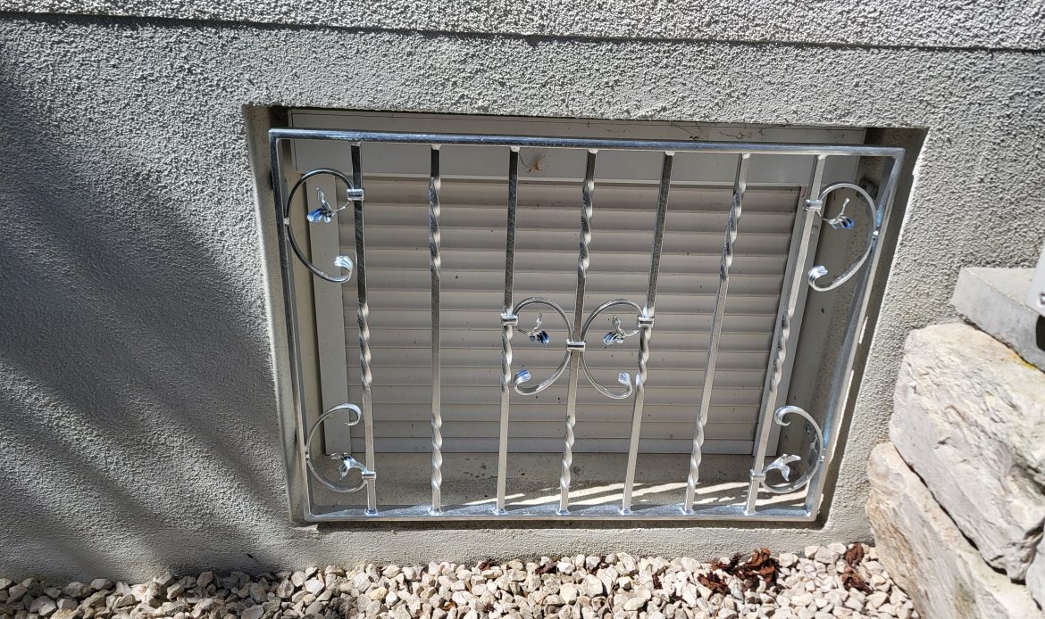 Fenstergitter aus Metall für zuverlässigen Einbruchschutz