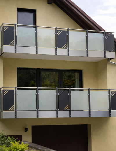 Einfahrtstor aus Metall für langlebige Zufahrtslösungen